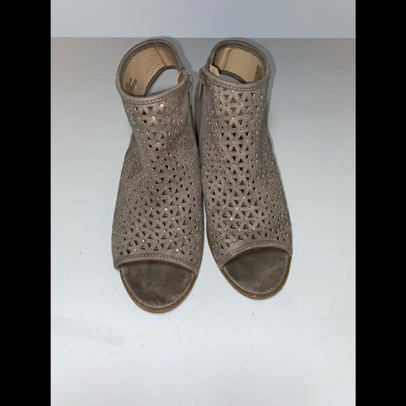 SONOMA GIRLS BOOTIE SIZE 5 - Picture 1 of 5